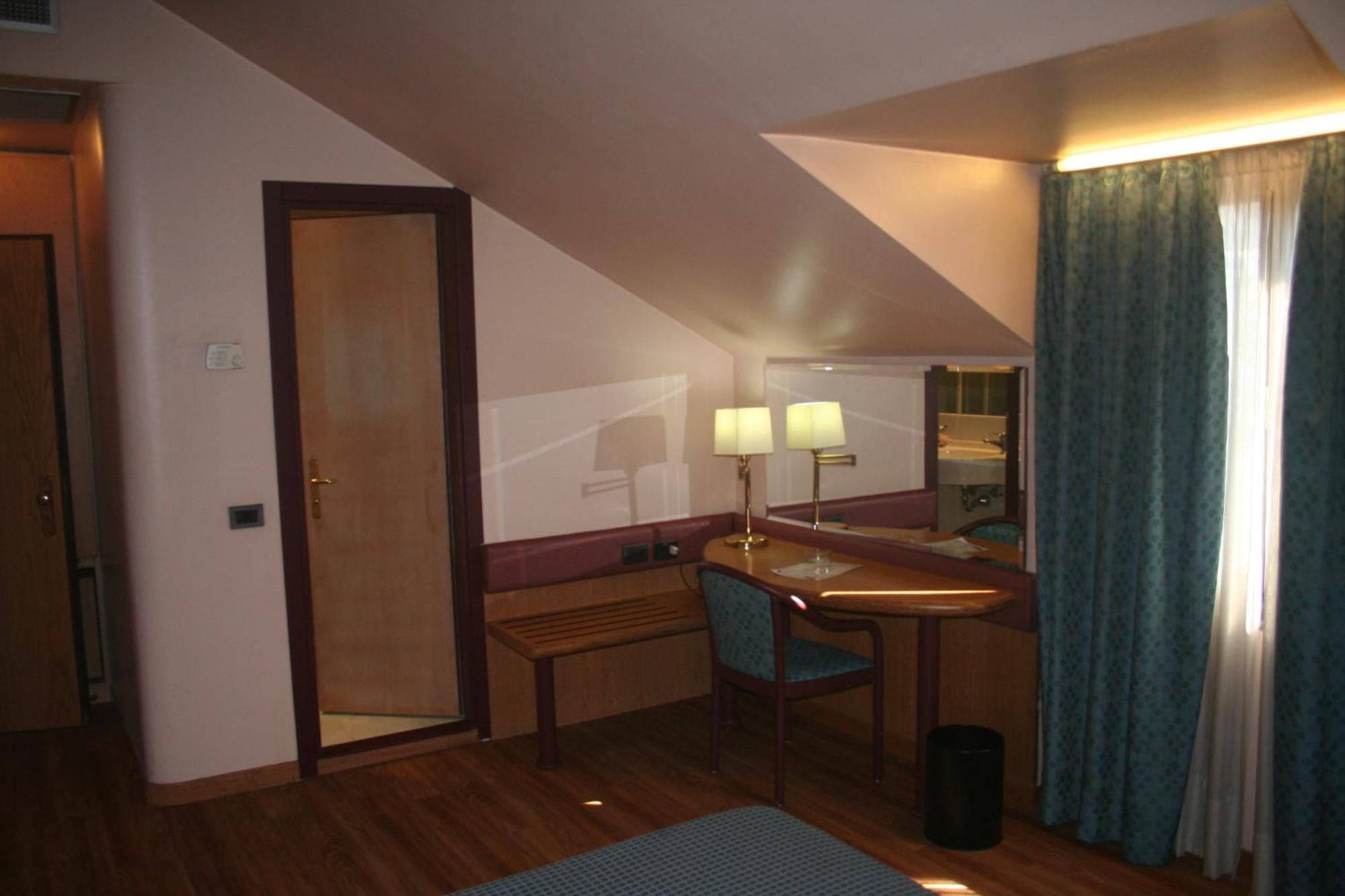 Albert Hotel Milão Quarto foto